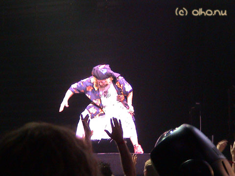 Sammy takes time with the fans - &copy Olho Nu